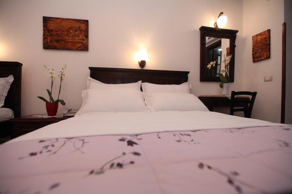 Antipatrea Hotel เบราท ภายนอก รูปภาพ