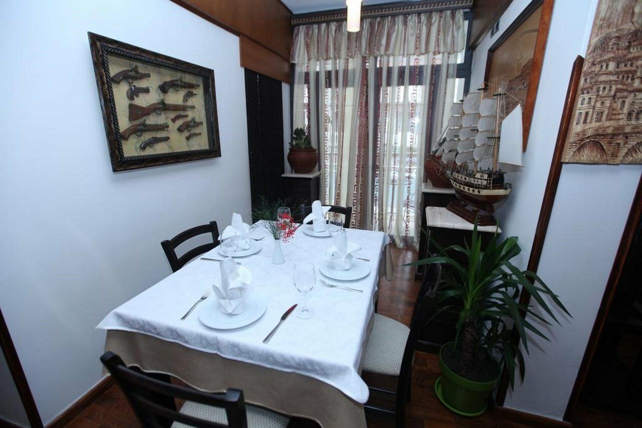 Antipatrea Hotel เบราท ภายนอก รูปภาพ