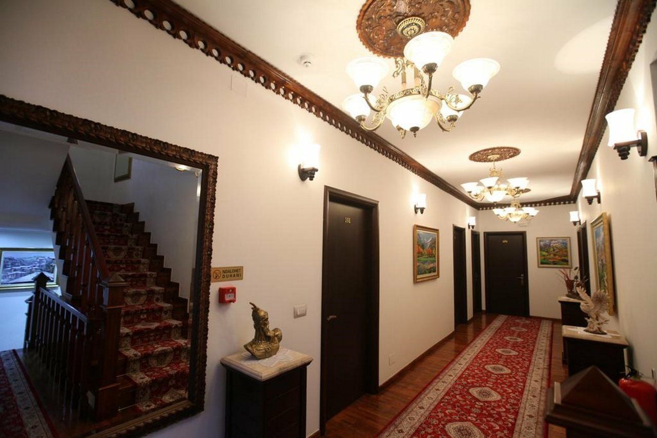 Antipatrea Hotel เบราท ภายนอก รูปภาพ
