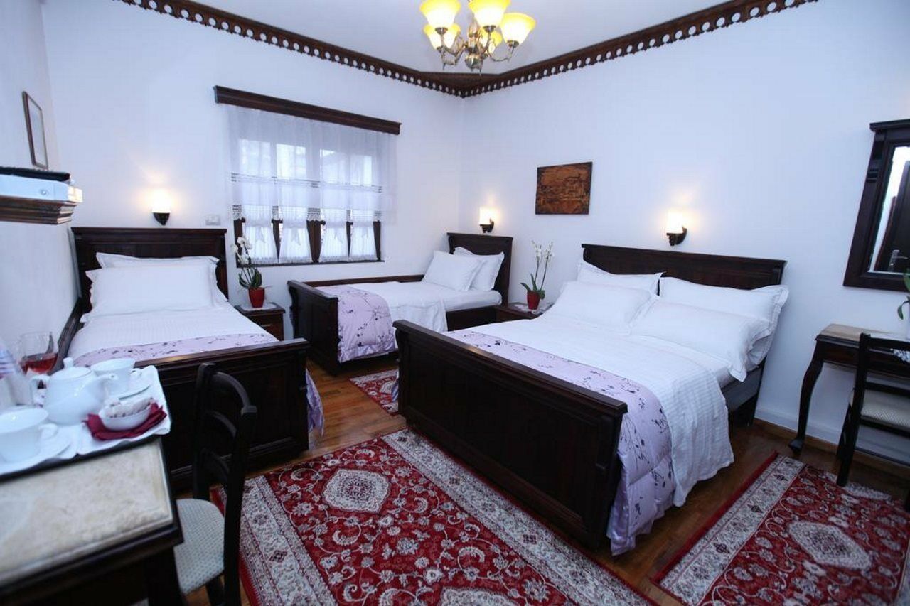 Antipatrea Hotel เบราท ภายนอก รูปภาพ