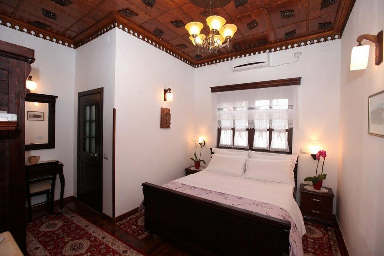 Antipatrea Hotel เบราท ภายนอก รูปภาพ